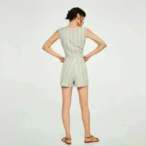 MANGO Striped Linen Jumpsuit Gray White Belted Romper Pockets Sleeveless Size M - Picture 4 of 9